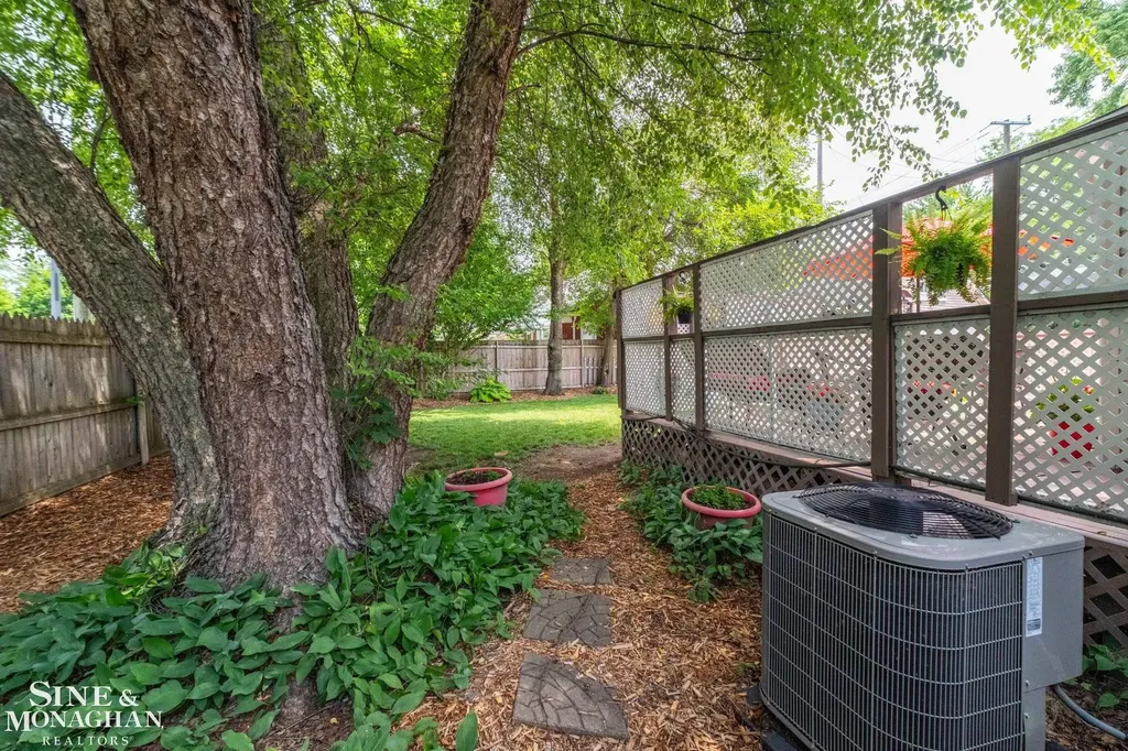 134 Kerby Road Grosse Pointe Farms City MI 48236