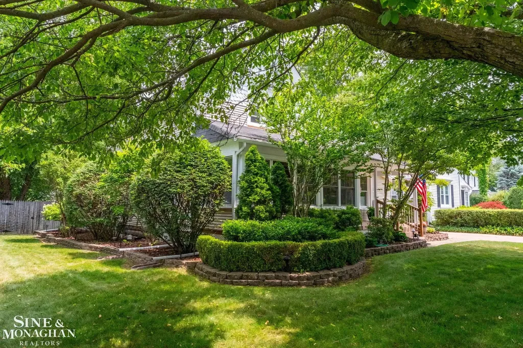 134 Kerby Road Grosse Pointe Farms City MI 48236