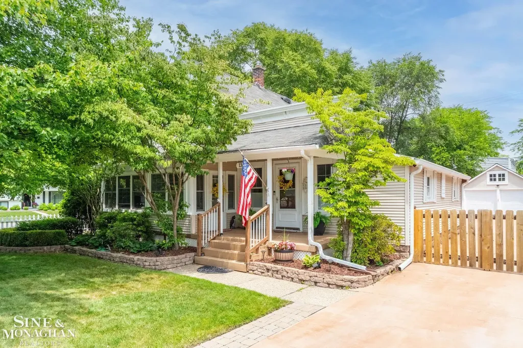 134 Kerby Road Grosse Pointe Farms City MI 48236