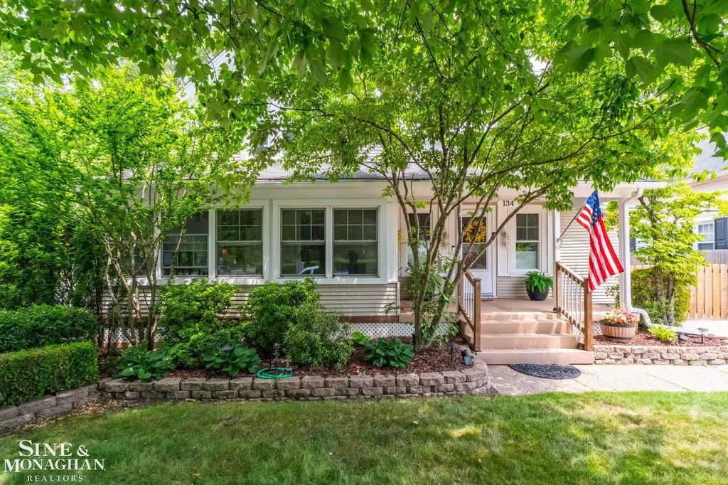 134 Kerby Road Grosse Pointe Farms City MI 48236