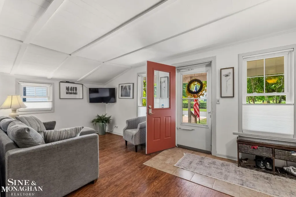 134 Kerby Road Grosse Pointe Farms City MI 48236