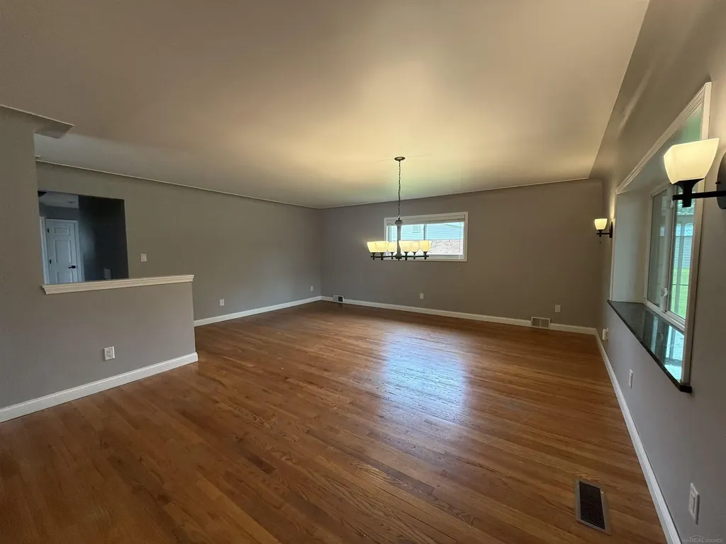 4055 Sandy Creek Drive Shelby Charter Township MI 48316