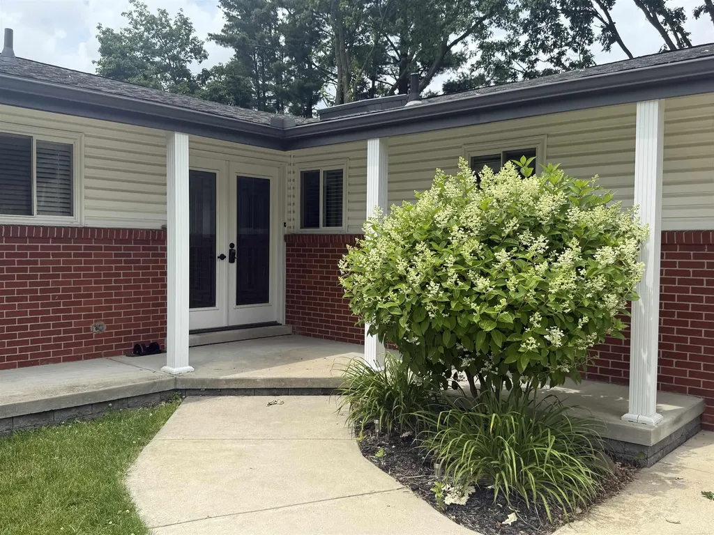 4055 Sandy Creek Drive Shelby Charter Township MI 48316