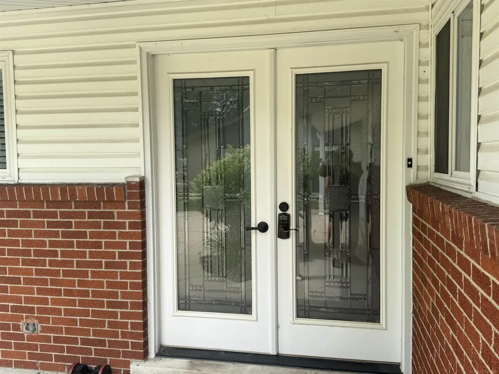 4055 Sandy Creek Drive Shelby Charter Township MI 48316