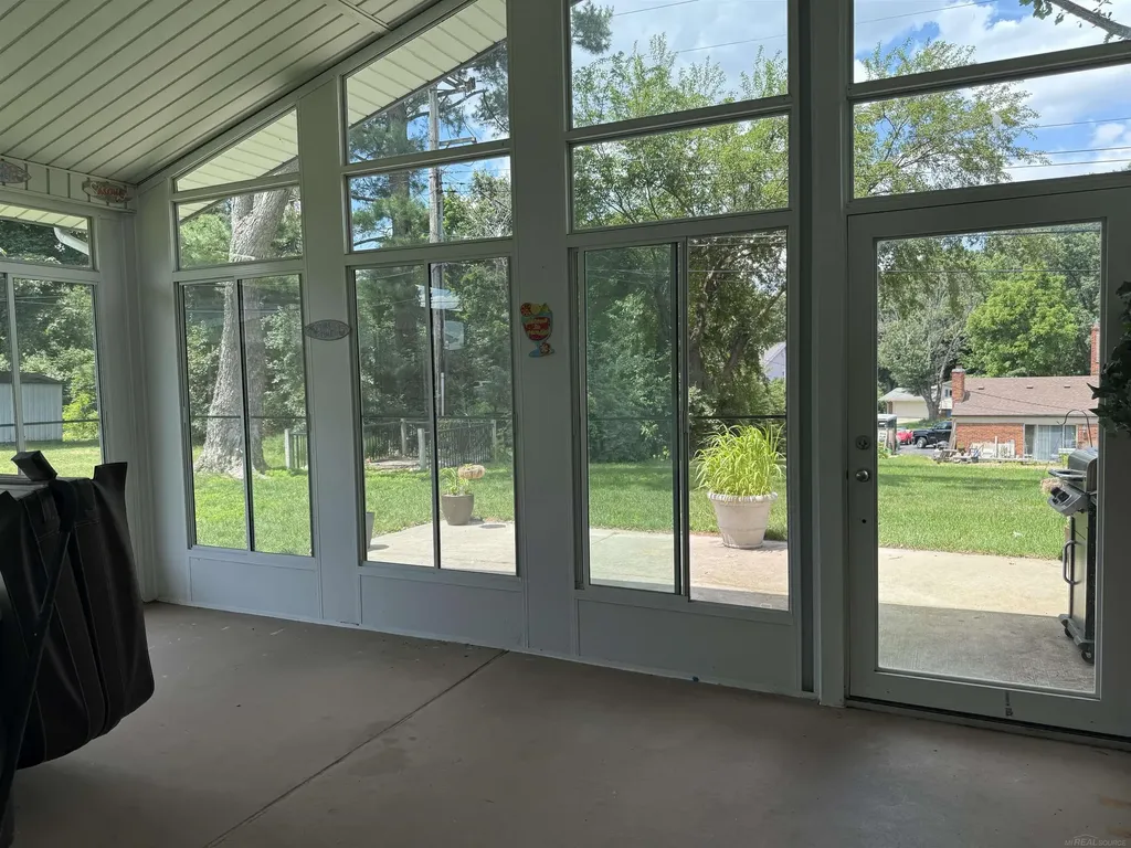 4055 Sandy Creek Drive Shelby Charter Township MI 48316