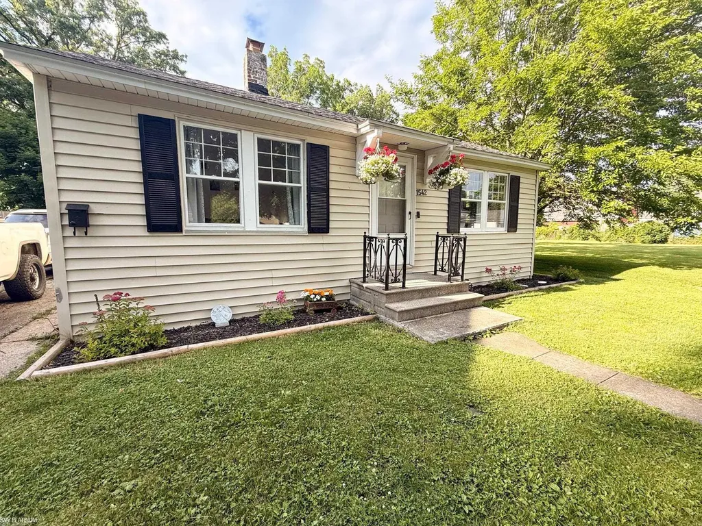 1542 Vermont Street Saginaw City MI 48602