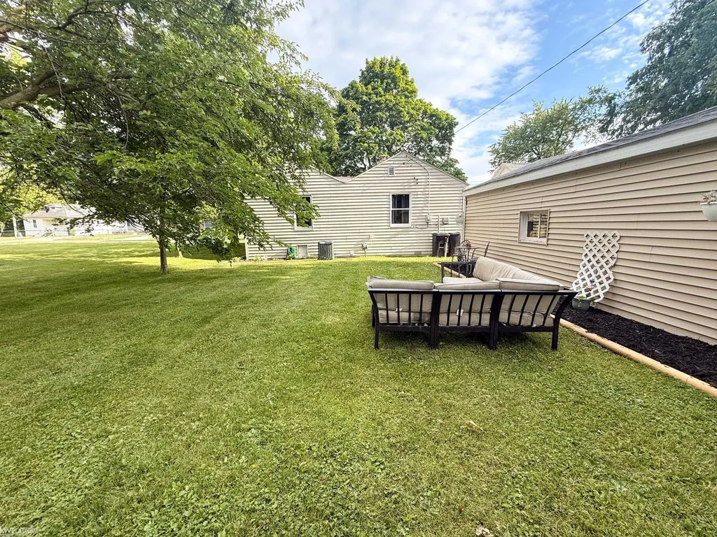1542 Vermont Street Saginaw City MI 48602