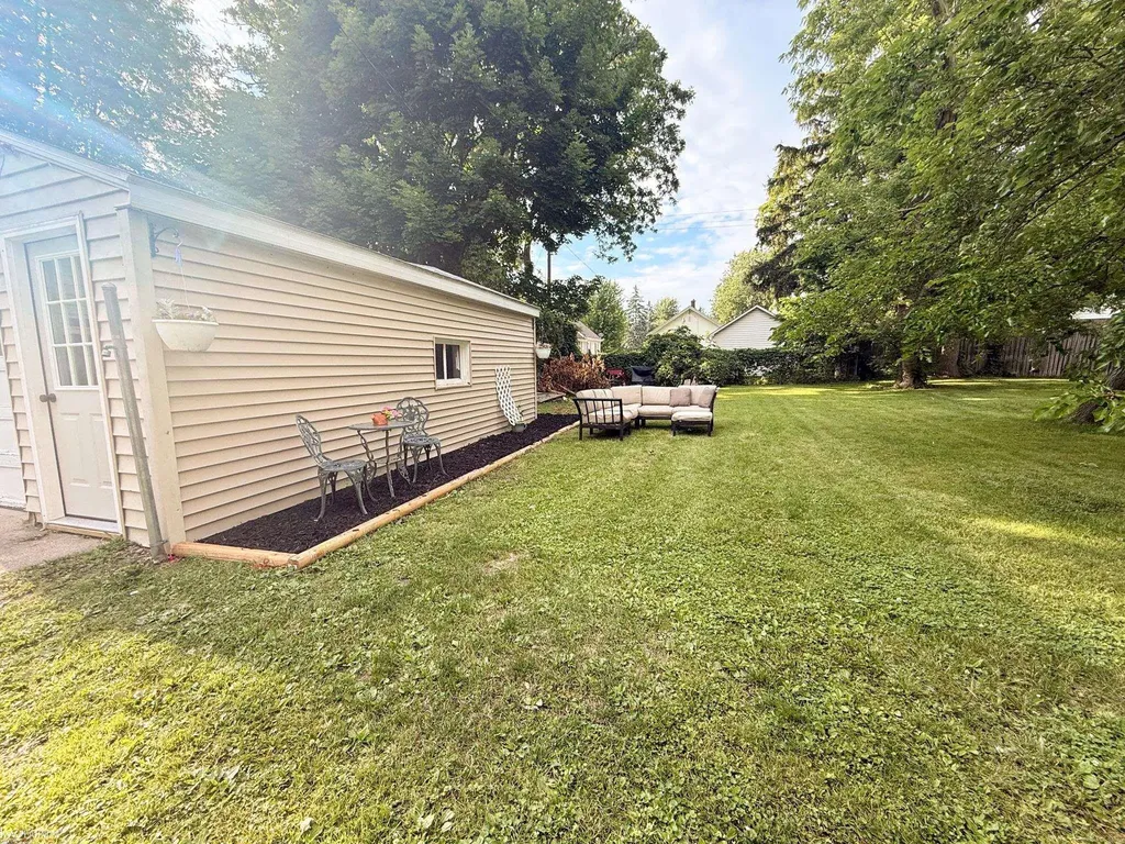 1542 Vermont Street Saginaw City MI 48602