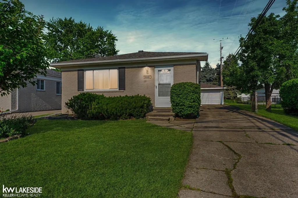 32919 Warkop Avenue Warren City MI 48093