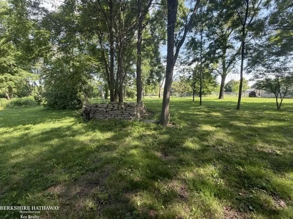 11849 Carney Street Warren City MI 48089
