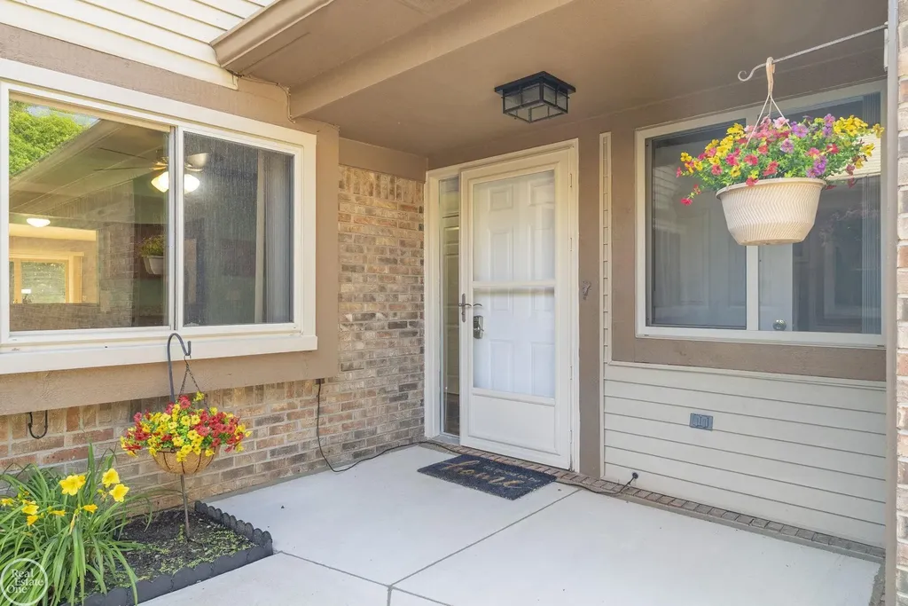 16582 Woodlane Drive Fraser City MI 48026