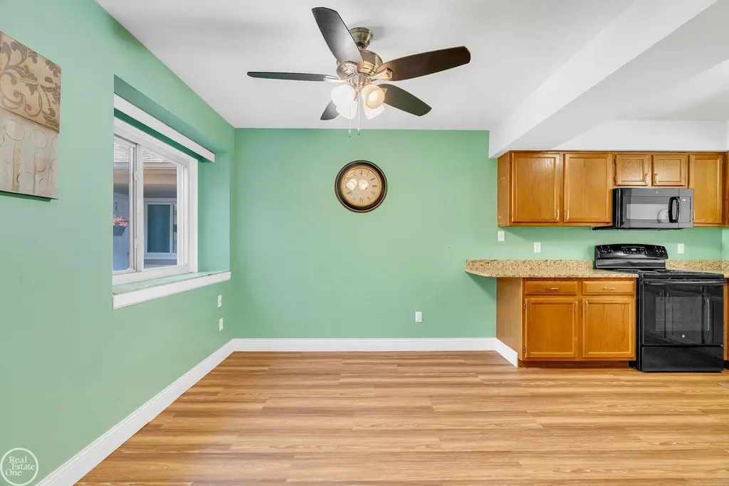 16582 Woodlane Drive Fraser City MI 48026
