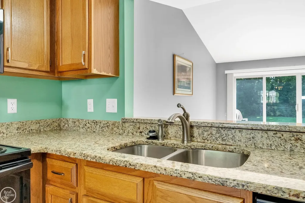 16582 Woodlane Drive Fraser City MI 48026