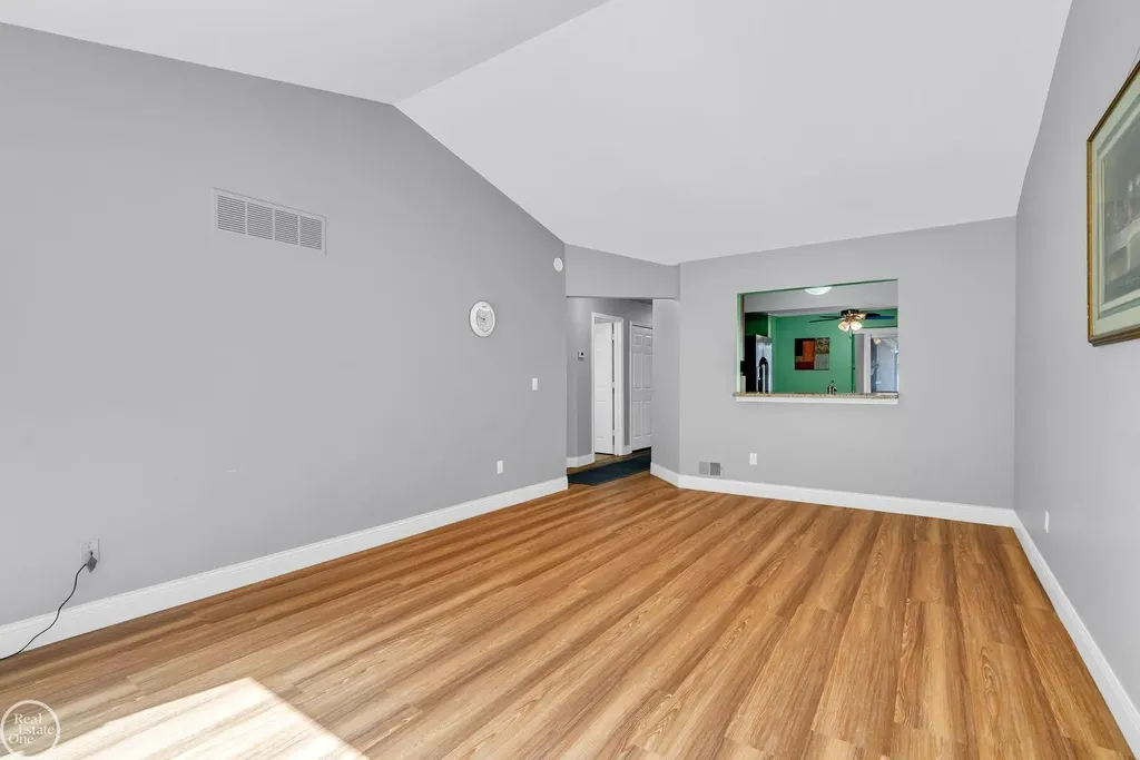 16582 Woodlane Drive Fraser City MI 48026