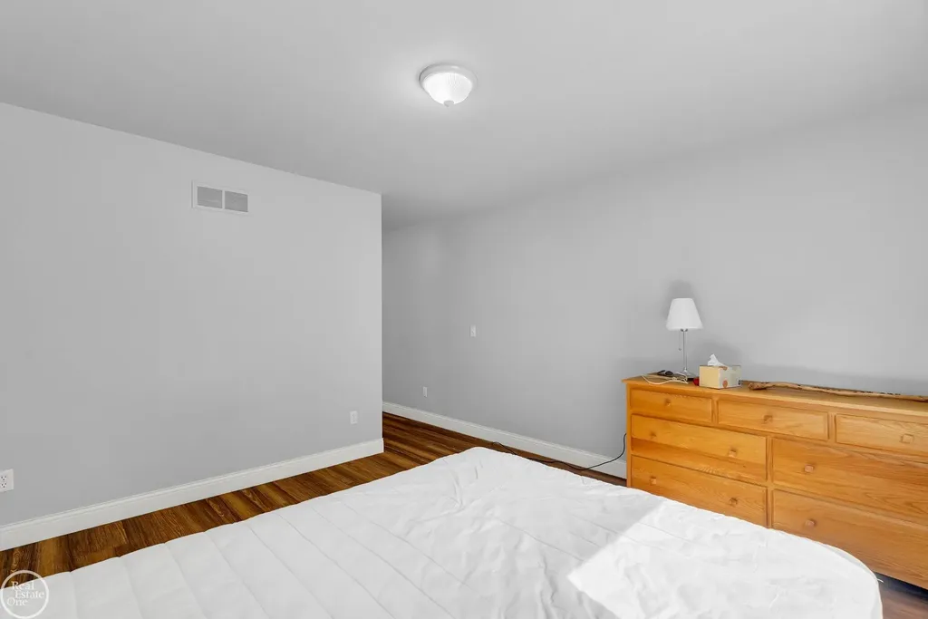 16582 Woodlane Drive Fraser City MI 48026