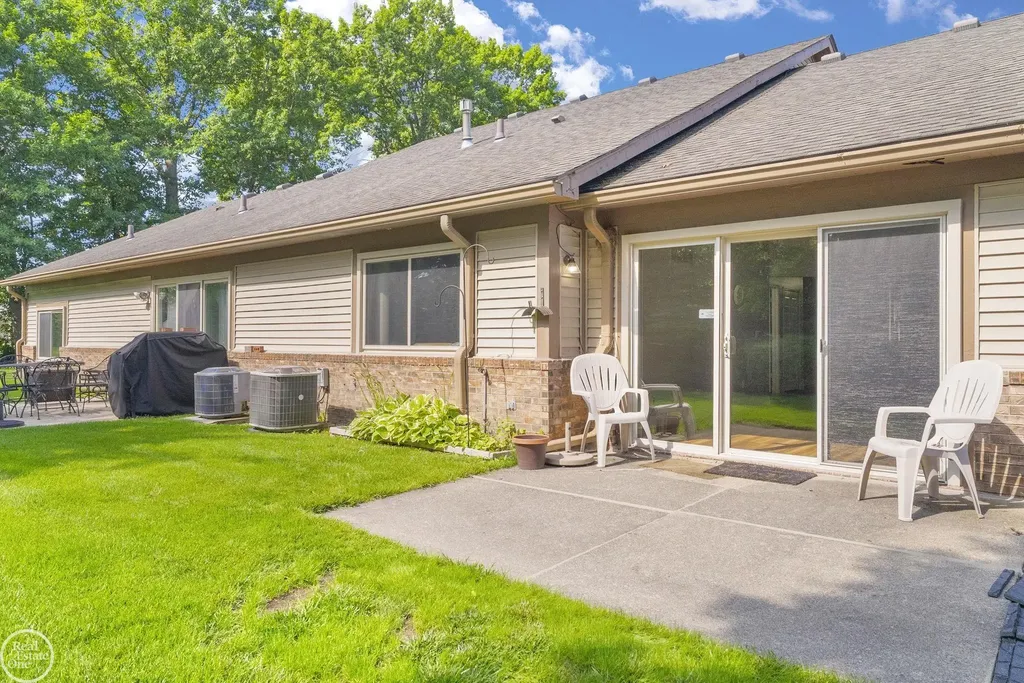 16582 Woodlane Drive Fraser City MI 48026