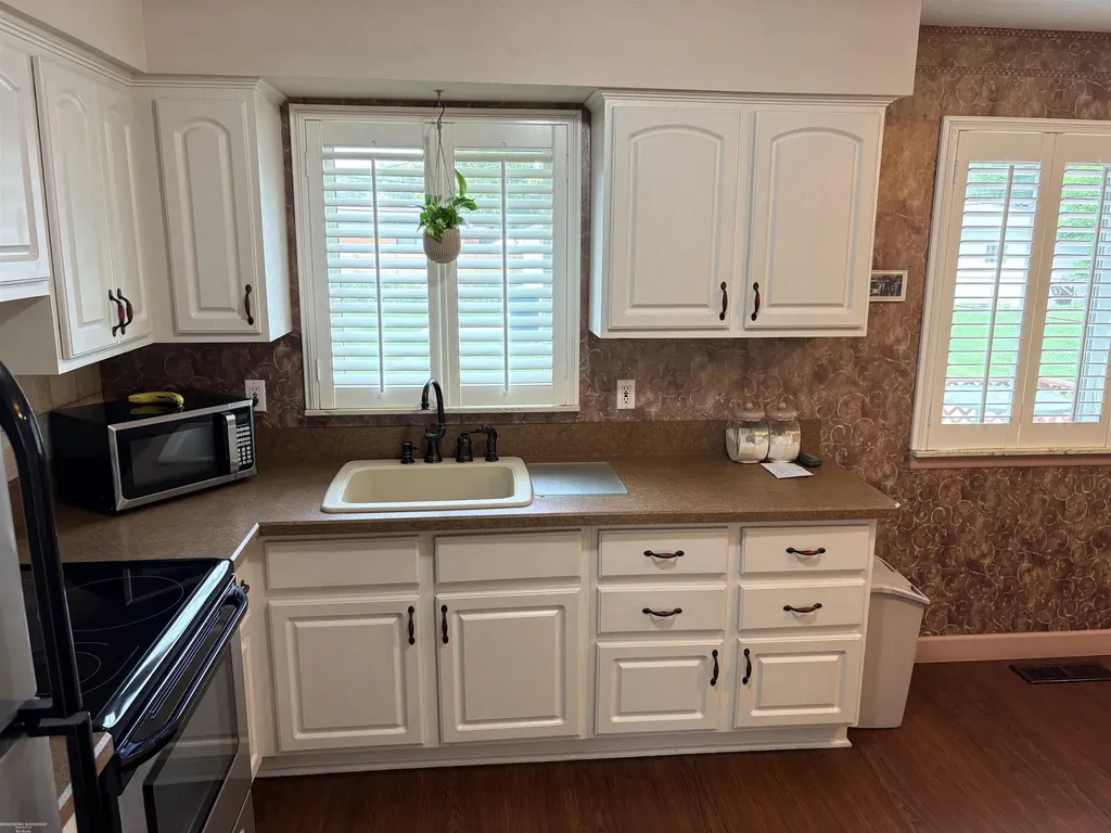 31759 Stricker Drive Warren City MI 48088