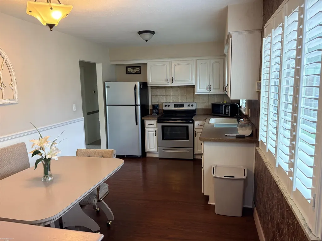 31759 Stricker Drive Warren City MI 48088