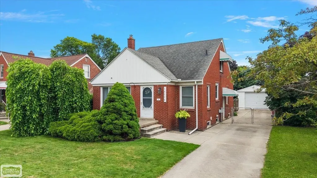16504 Toepfer Drive Eastpointe City MI 48021