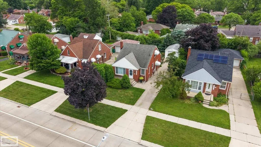 16504 Toepfer Drive Eastpointe City MI 48021