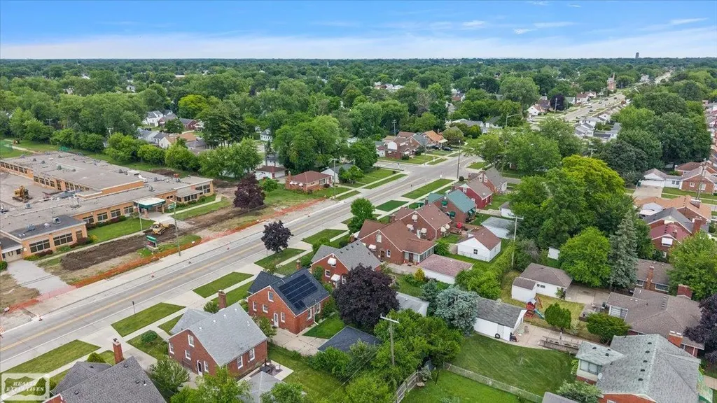 16504 Toepfer Drive Eastpointe City MI 48021