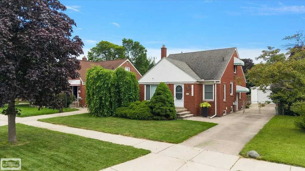 16504 Toepfer Drive Eastpointe City MI 48021