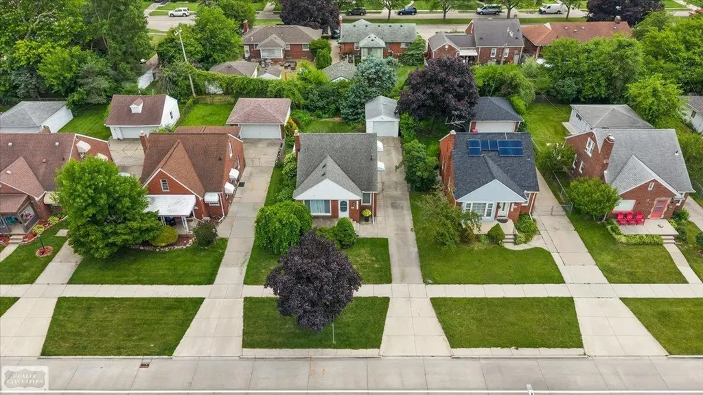 16504 Toepfer Drive Eastpointe City MI 48021