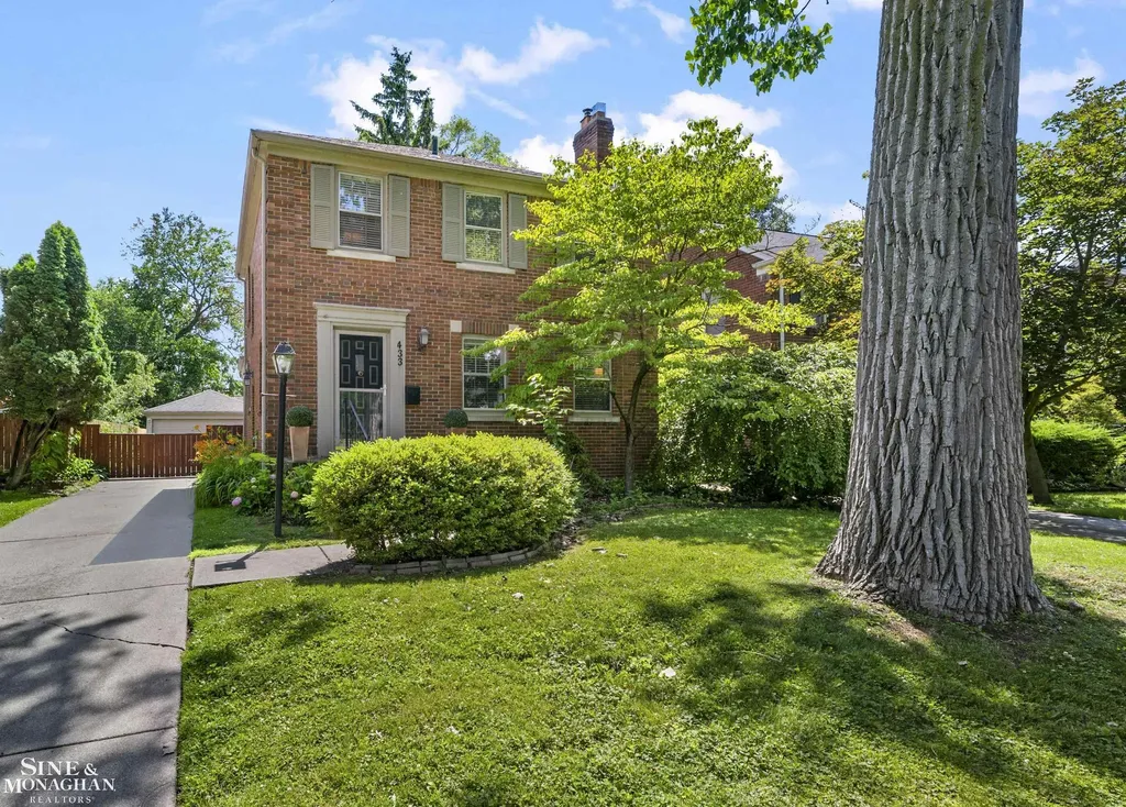 433 Maison Road Grosse Pointe Farms City MI 48236