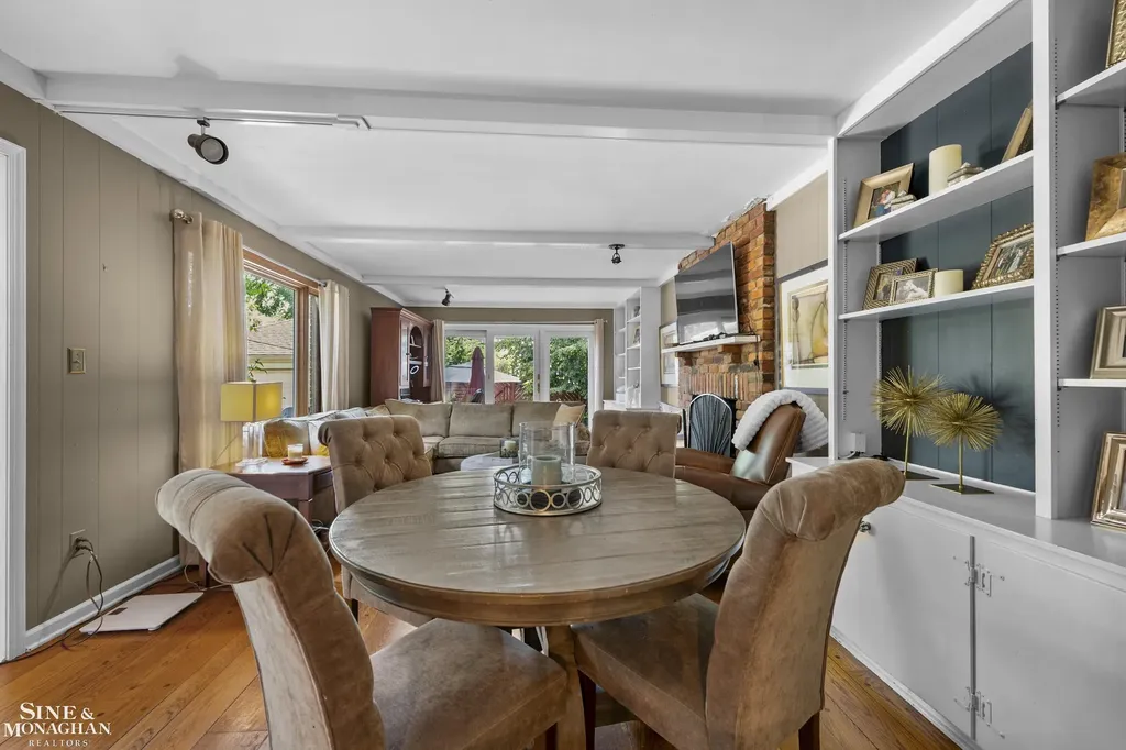 433 Maison Road Grosse Pointe Farms City MI 48236
