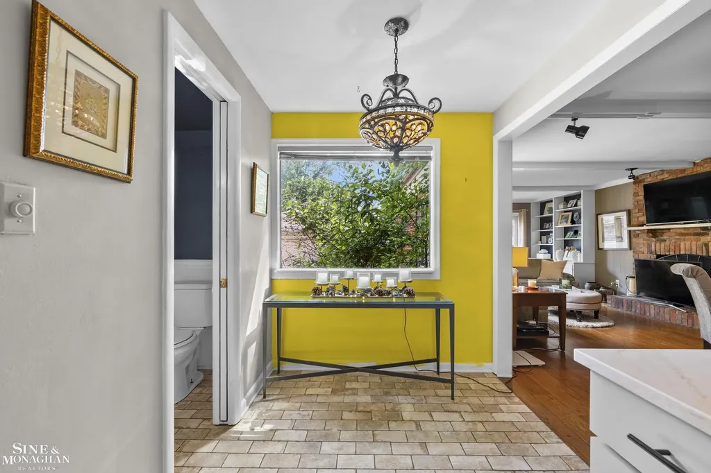 433 Maison Road Grosse Pointe Farms City MI 48236