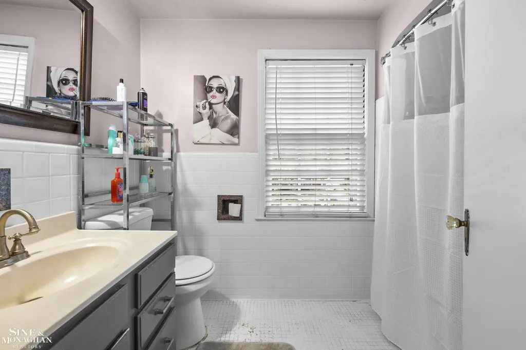 433 Maison Road Grosse Pointe Farms City MI 48236