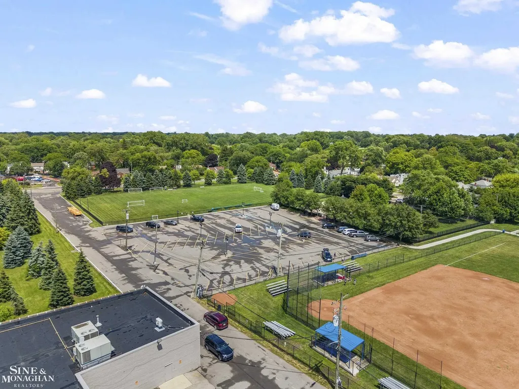 433 Maison Road Grosse Pointe Farms City MI 48236