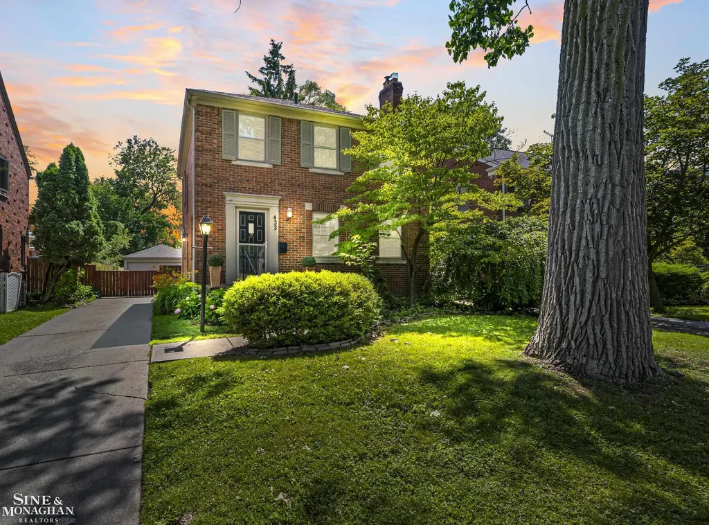 433 Maison Road Grosse Pointe Farms City MI 48236