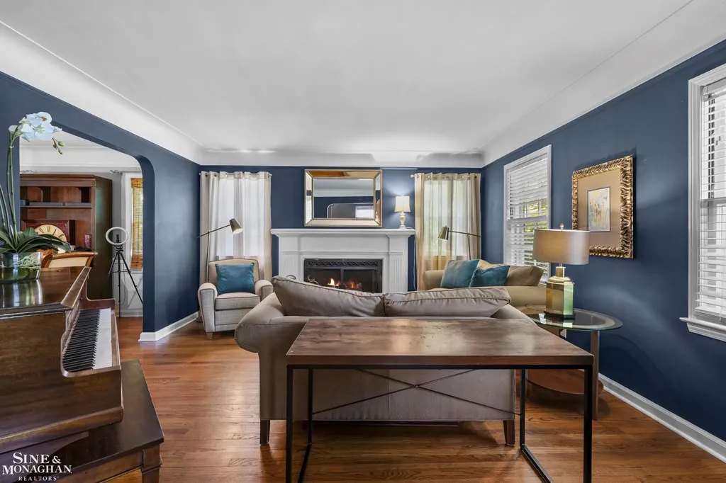 433 Maison Road Grosse Pointe Farms City MI 48236