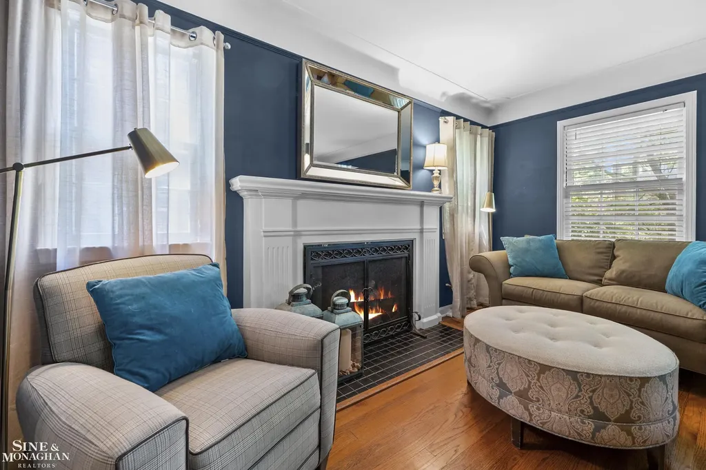 433 Maison Road Grosse Pointe Farms City MI 48236