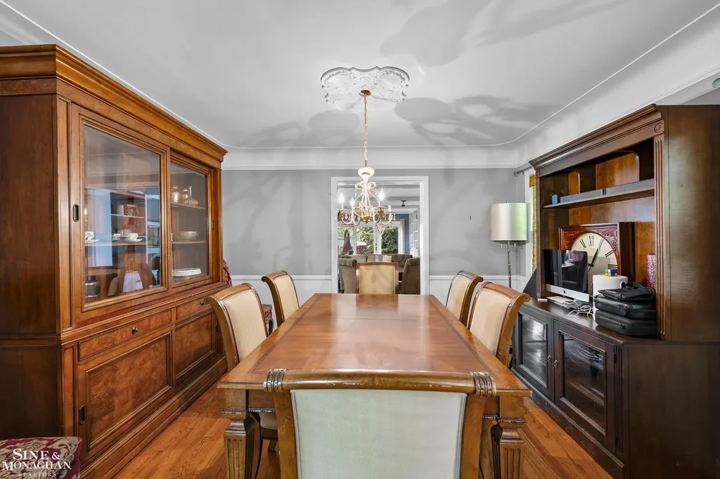433 Maison Road Grosse Pointe Farms City MI 48236
