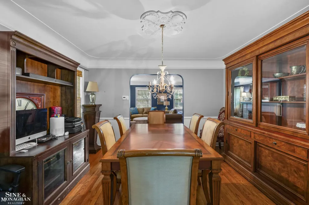 433 Maison Road Grosse Pointe Farms City MI 48236