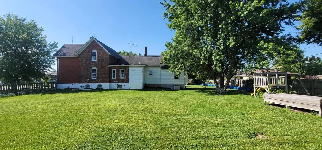 32045 Schoenherr Road Warren City MI 48088