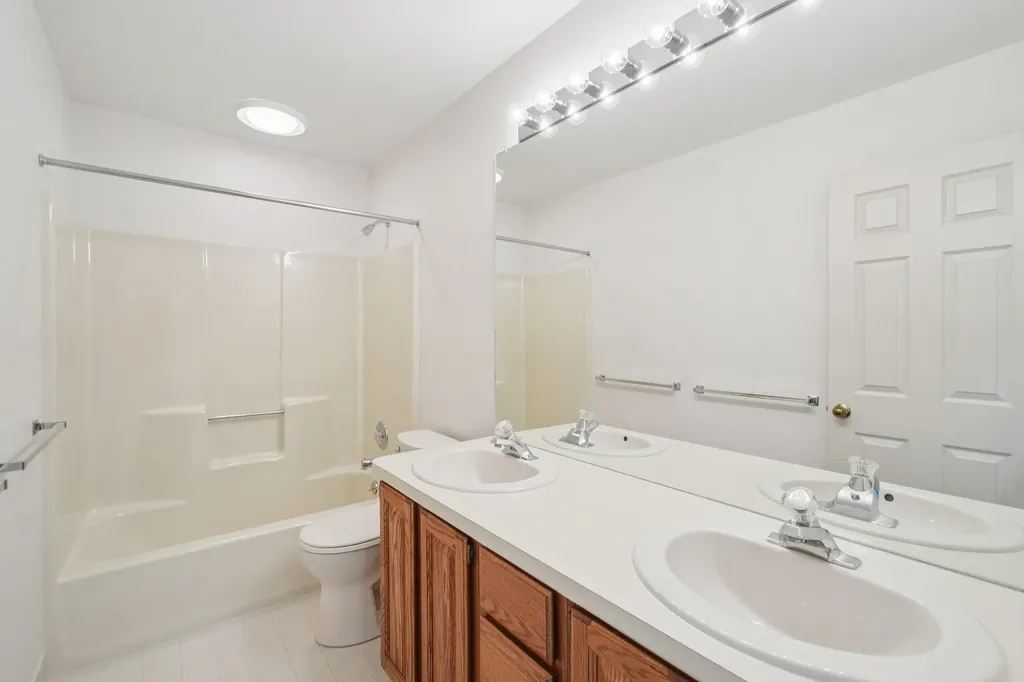 1678 Hillcrest Drive Rochester Hills City MI 48306