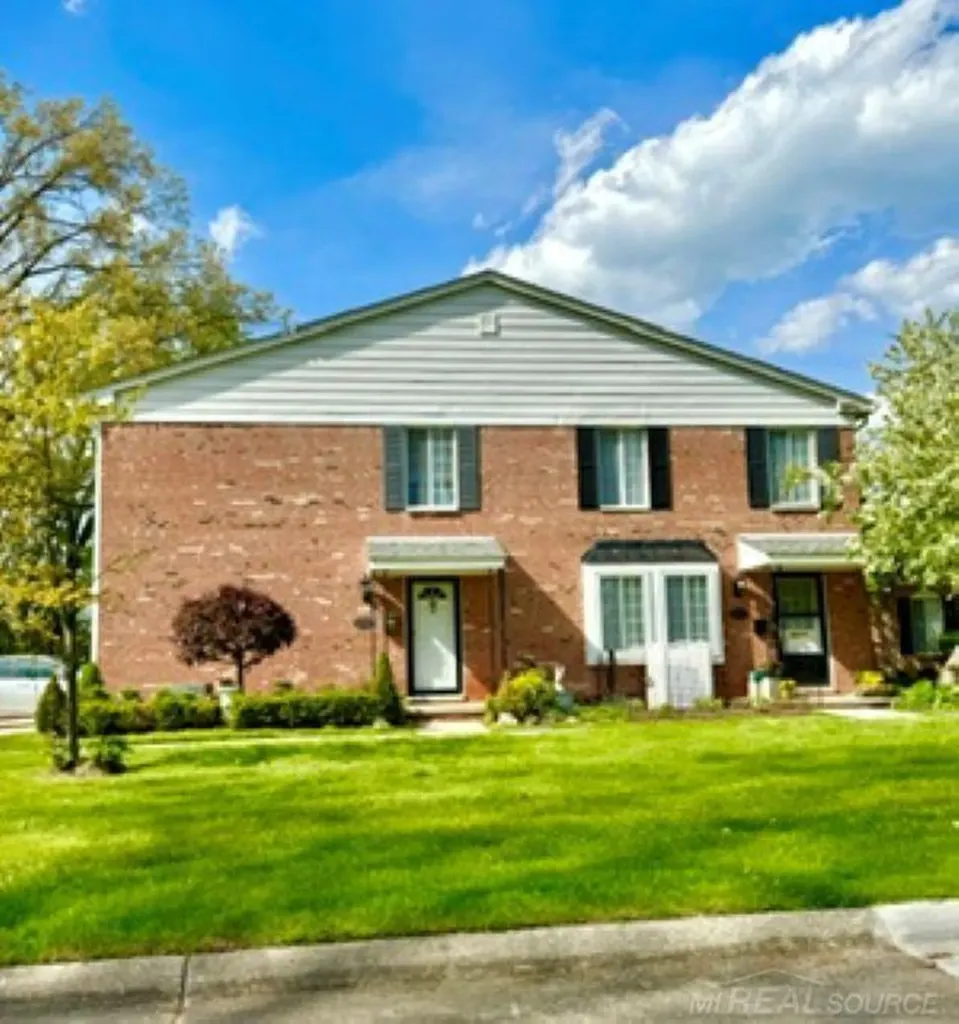 22801 Overlake Street St. Clair Shores City MI 48080