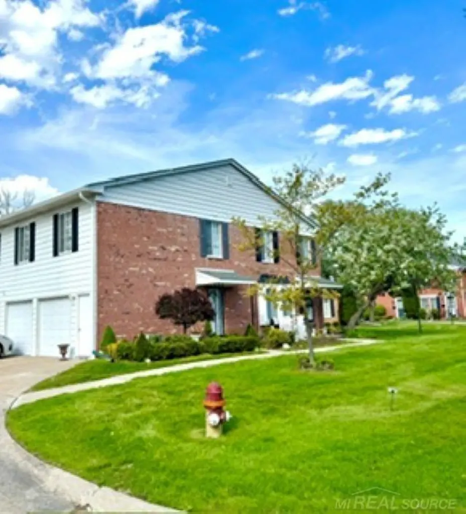 22801 Overlake Street St. Clair Shores City MI 48080