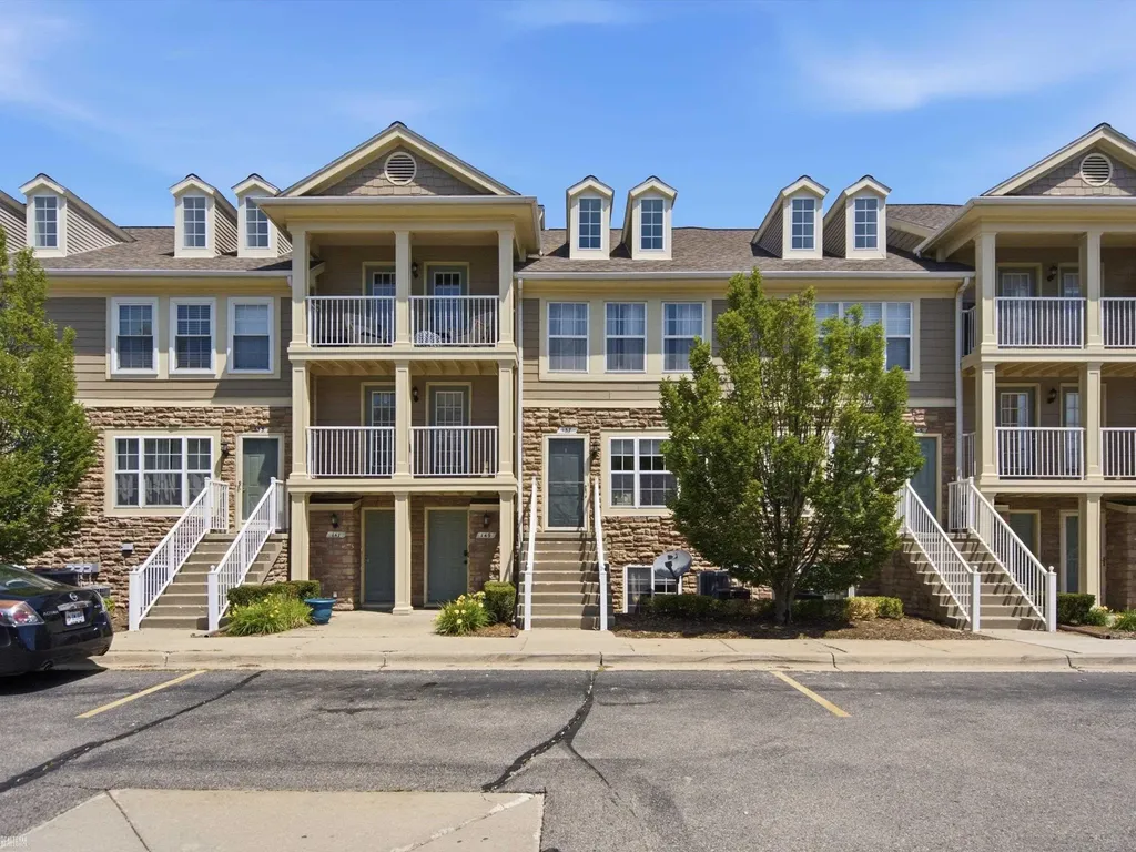 157 Evergreen Trail Lake Orion Village MI 48362