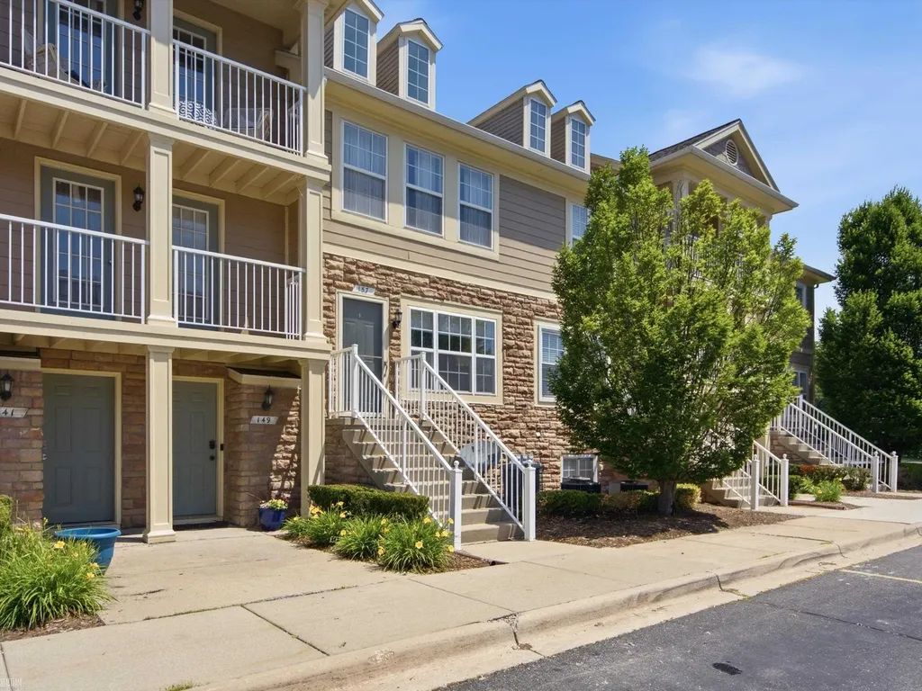 157 Evergreen Trail Lake Orion Village MI 48362