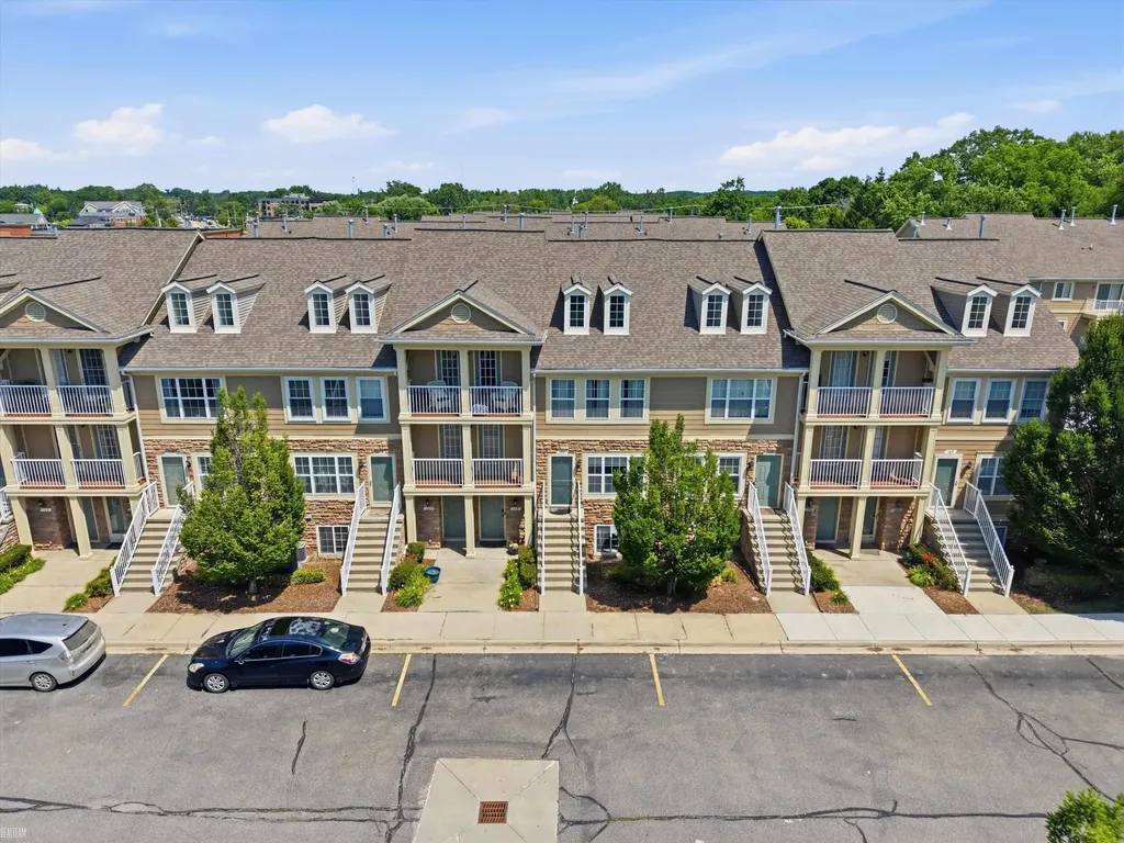 157 Evergreen Trail Lake Orion Village MI 48362