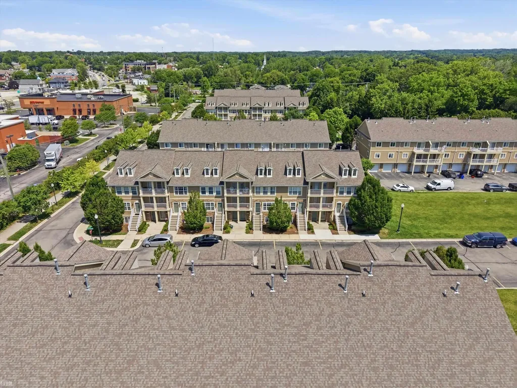 157 Evergreen Trail Lake Orion Village MI 48362