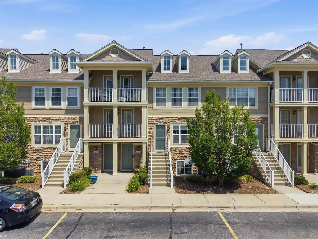 157 Evergreen Trail Lake Orion Village MI 48362