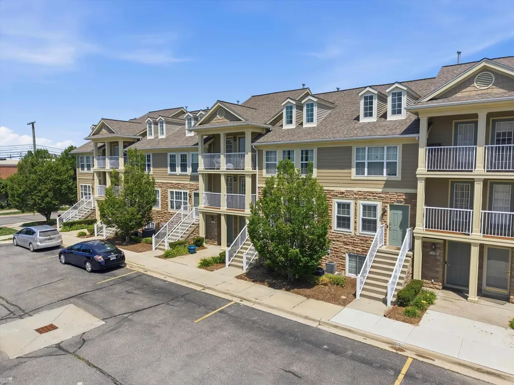 157 Evergreen Trail Lake Orion Village MI 48362