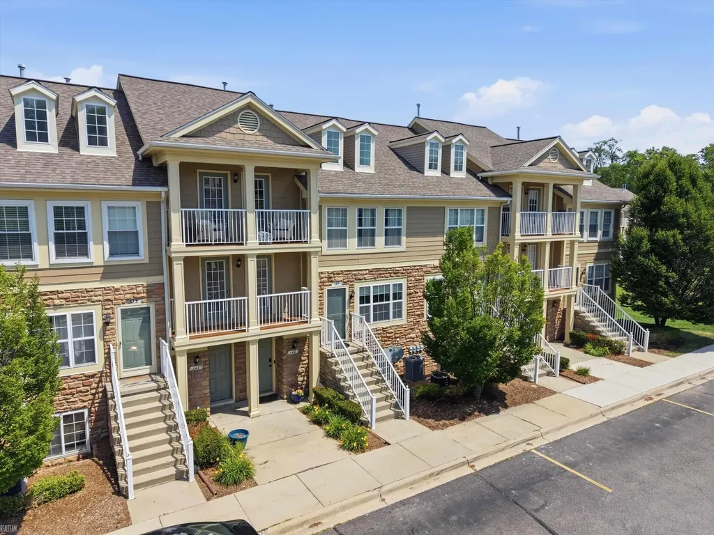 157 Evergreen Trail Lake Orion Village MI 48362
