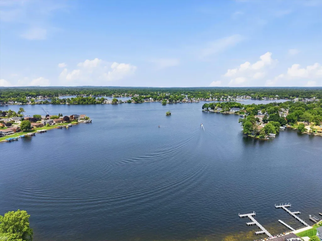157 Evergreen Trail Lake Orion Village MI 48362