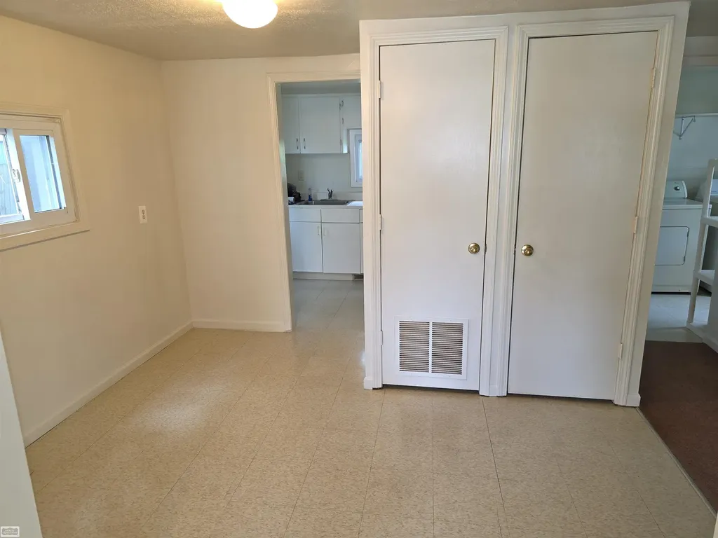 18958 Melvin Street Roseville City MI 48066